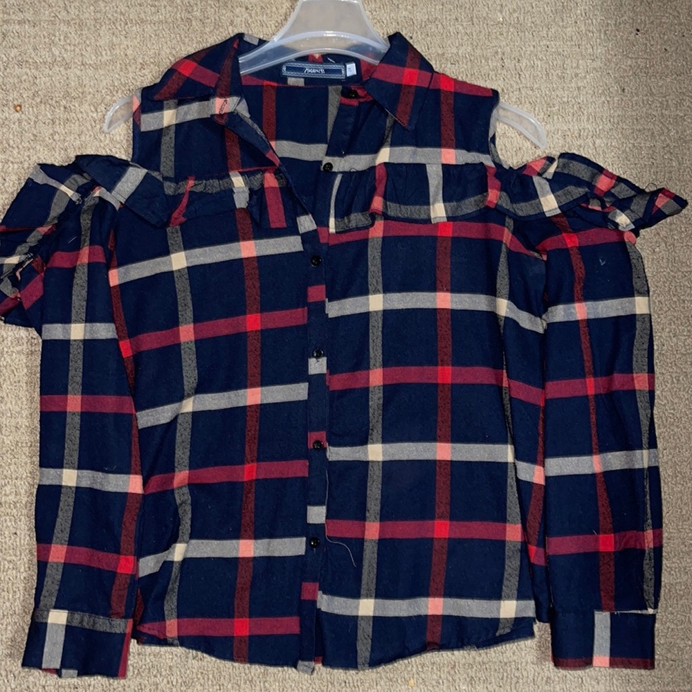 Button down blouse with open shoulders